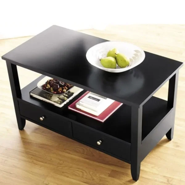 Mesa de centro pintada con pintura Spray Semi Brillante Ultra Cover 2X de Rust-Oleum, con acabado negro elegante y uniforme sobre superficie de madera