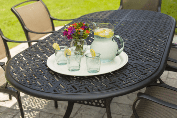 Comedor de Patio con Acabado Anticorrosivo